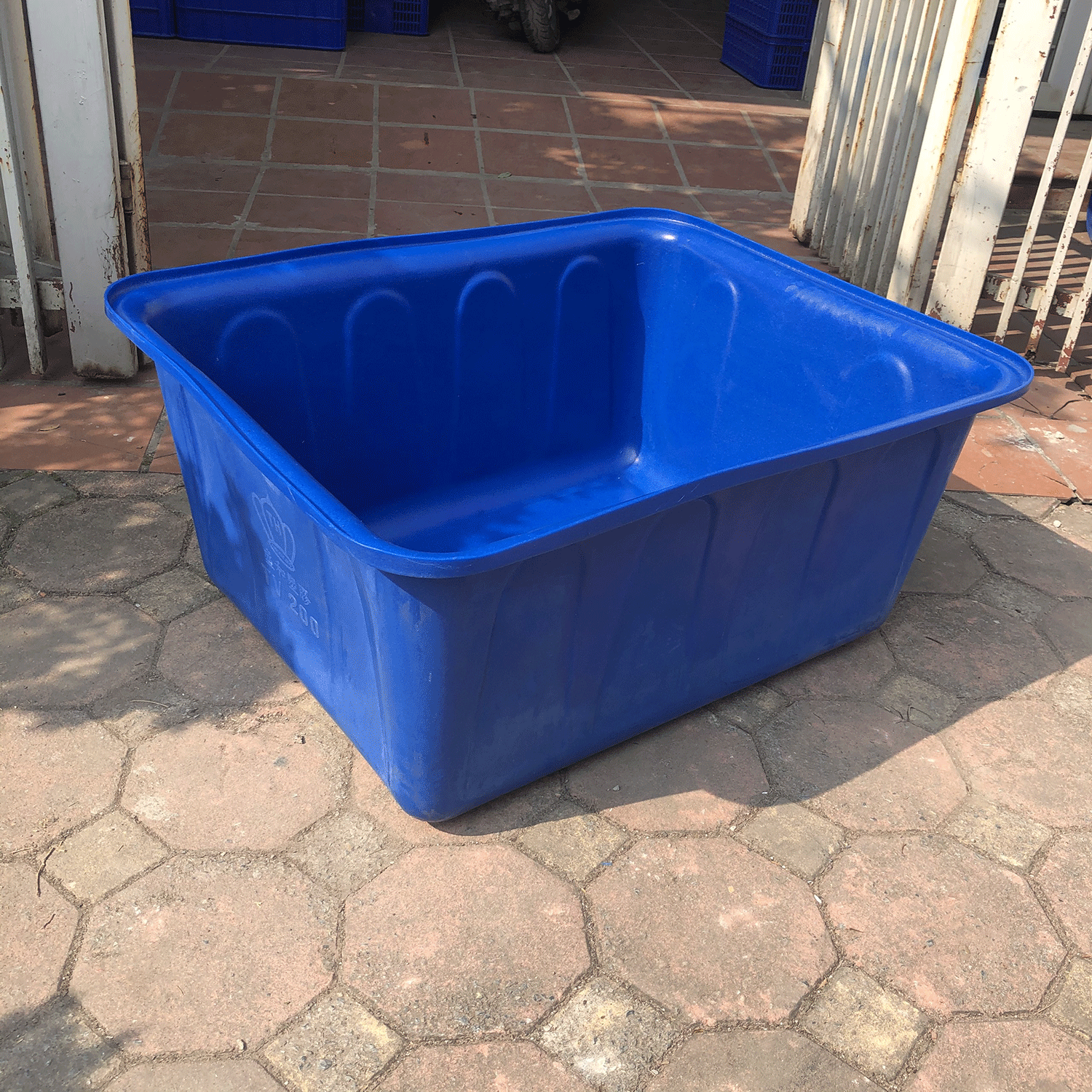 th&ugrave;ng nhựa chữ nhật 200L