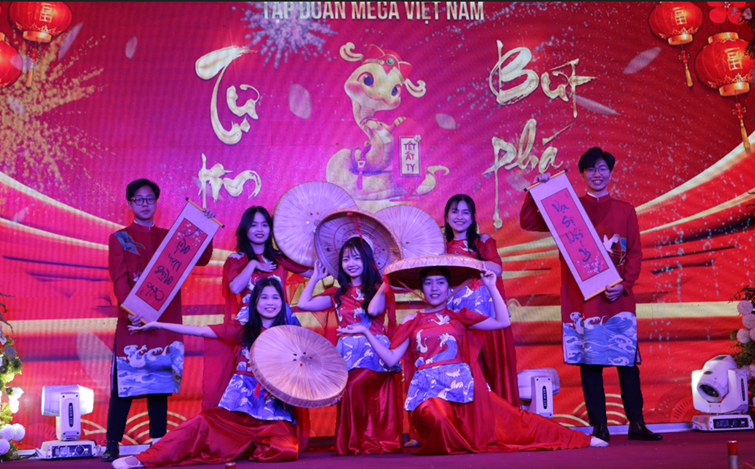 Tiết mục mở màn “Mashup Kén cá chọn canh”